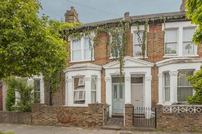 3 Bedroom Property To Rent In Tasman Road, London, SW9