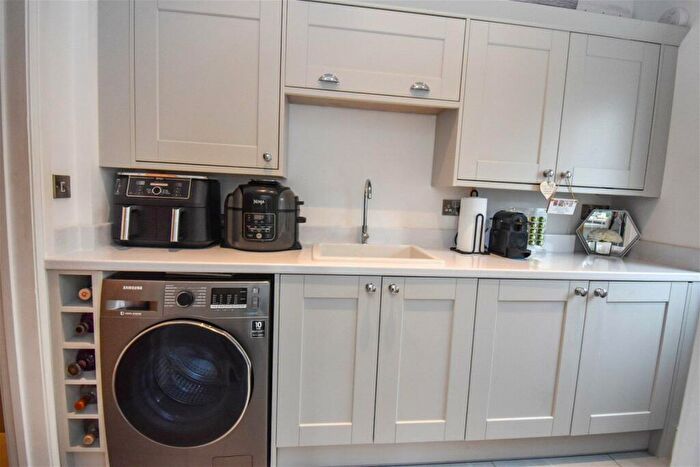 5 Bedroom Detached House For Sale In , DN20