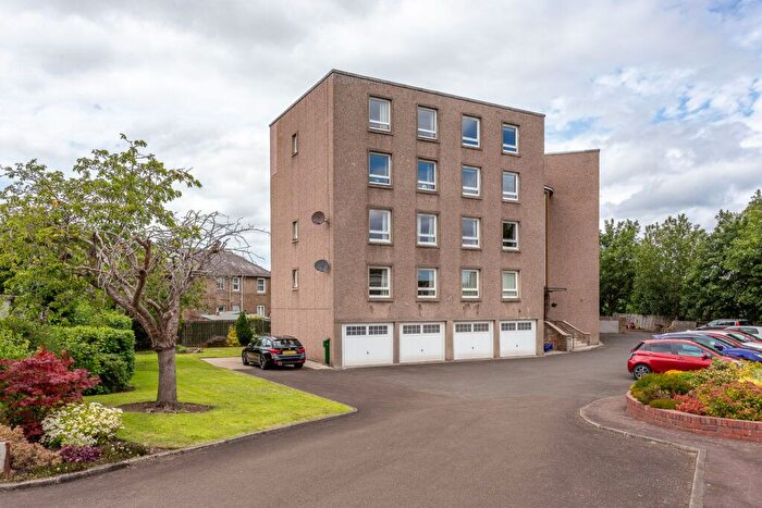 3 Bedroom Flat For Sale In / Silverknowes Road, Edinburgh, EH4