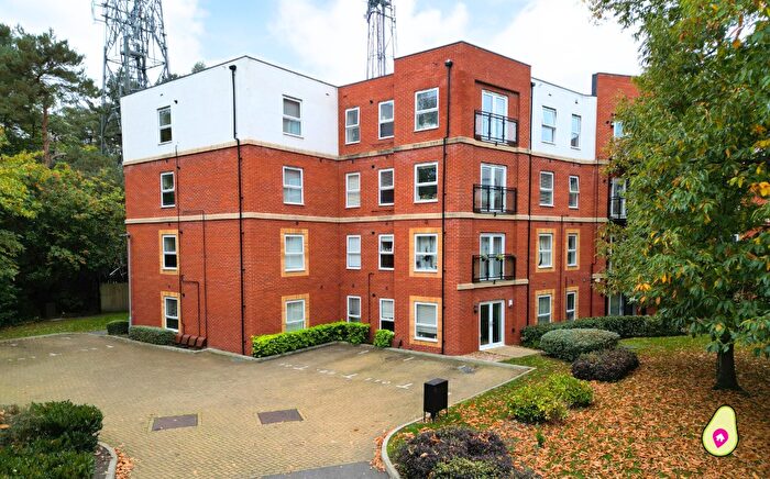 2 Bedroom Apartment For Sale In Edrich Grange, Crowthorne, Berkshire, RG45