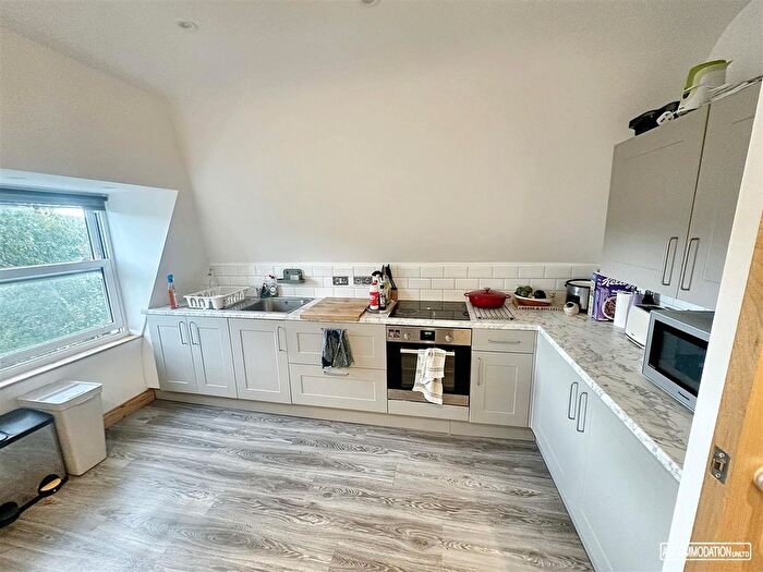 2 Bedroom Flat To Rent In Waverley Road, Redland, Bristol, BS6