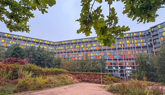 2 Bedroom Flat For Sale In South Street, Park Hill, S2