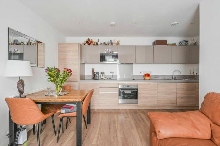 2 Bedroom Flat For Sale In Edwin Street, Royal Docks, London, E16