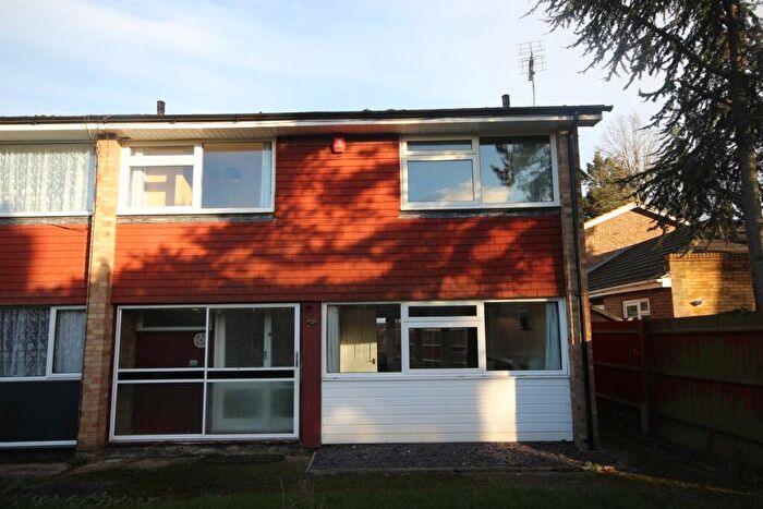 3 Bedroom End Of Terrace House To Rent In Langtons Meadow, Farnham Common, SL2