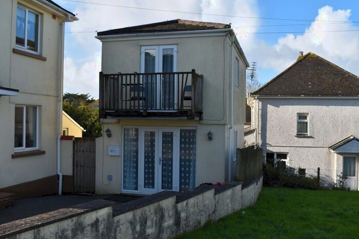 1 Bedroom Flat To Rent In Pellew Road, Falmouth, TR11