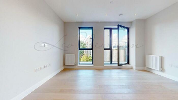 1 Bedroom Flat To Rent In Hoxton Street, Hoxton, N1