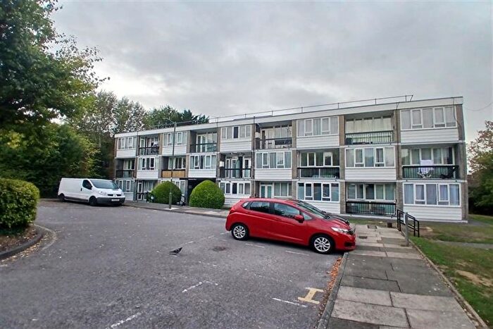 Studio To Rent In Ashbourne Court, Ashbourne Close, Woodside Park, N12