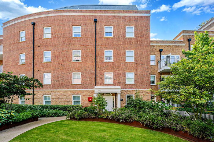 2 Bedroom Apartment For Sale In Eden Place, Oxted, RH8