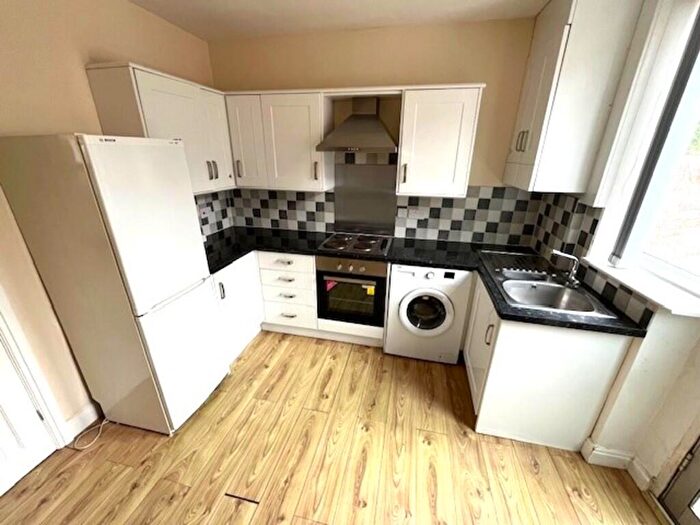 3 Bedroom End Of Terrace House To Rent In Clifton Street, Preston, PR1