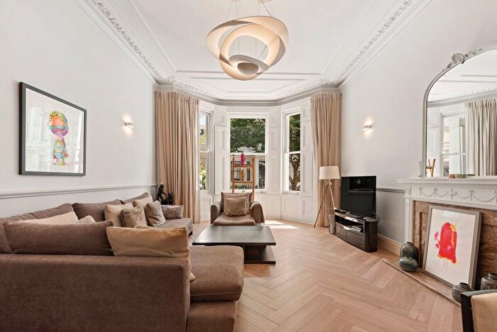 2 Bedroom Flat To Rent In Southwell Gardens, South Kensington, SW7