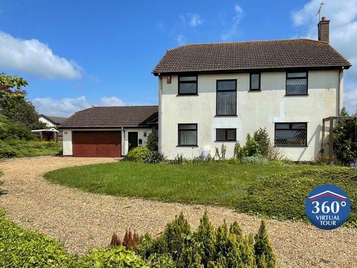 4 Bedroom Detached House For Sale In Extremely Spacious Detached House In Rewe, EX5