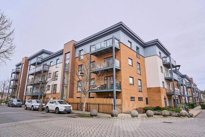 2 Bedroom Flat To Rent In Wintergreen Boulevard, West Drayton, UB7