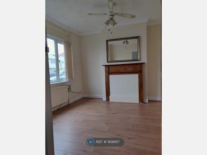 3 Bedroom Terraced House To Rent In Saint Marks Avenue, Northfleet, DA11