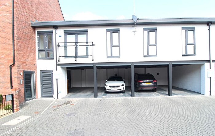 2 Bedroom Flat To Rent In Fruit Market, Hull, HU1