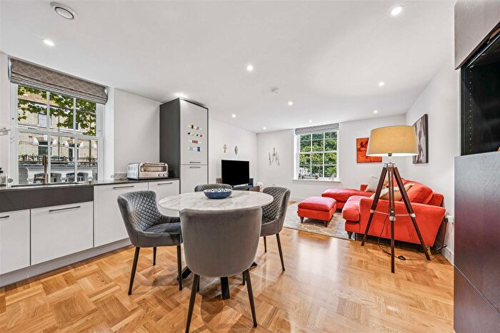 2 Bedroom Flat For Sale In Samuel Square, London, W14