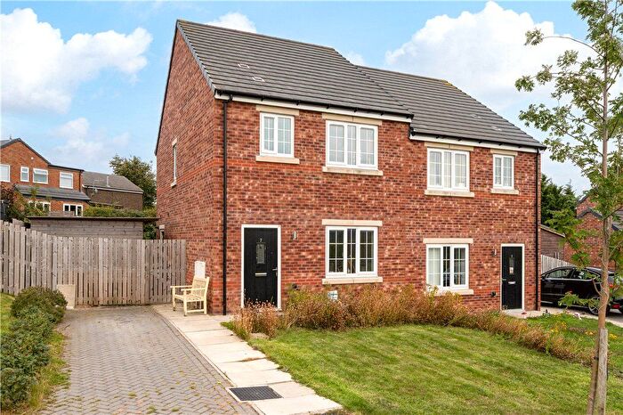 3 Bedroom Semi-detached House For Sale In Carr Banks View, Otley, West Yorkshire, LS21