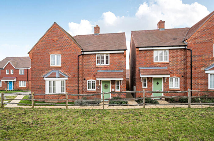 2 Bedroom Semi Detached House For Sale In Leyscroftes Road, Ash, Surrey, GU12