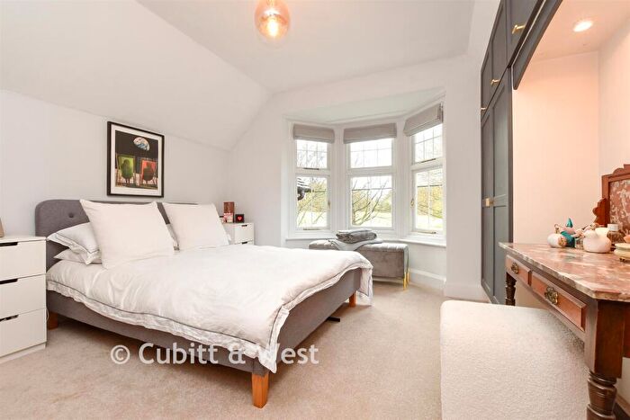 5 Bedroom Detached House For Sale In Newdigate Road, Beare Green, Dorking, Surrey, RH5