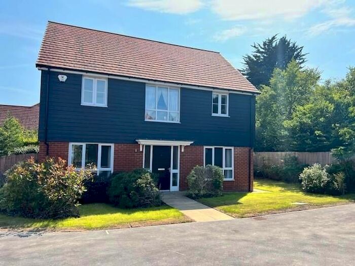 4 Bedroom Property To Rent In Millstone Drive, Hailsham, BN27