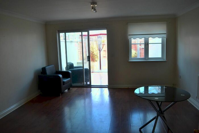 3 Bedroom Detached House To Rent In Kennedy Road, Barking, London, IG11