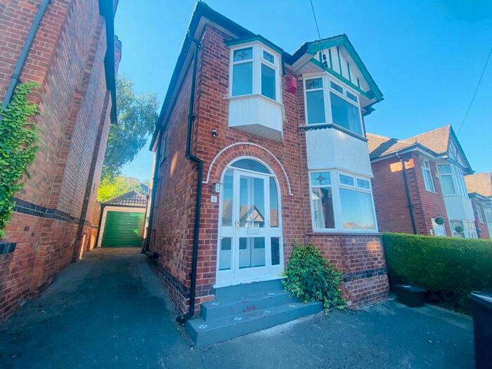 3 Bedroom Detached House To Rent In Hartington Avenue, Nottingham, NG4