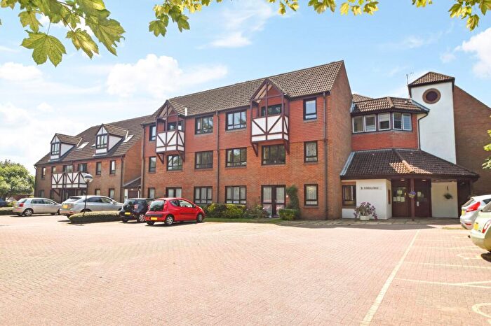 1 Bedroom Apartment For Sale In King George V Road, Amersham, Buckinghamshire, HP6