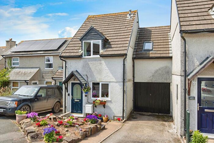 3 Bedroom Link Detached House For Sale In Cowling Gardens, Menheniot, Liskeard, Cornwall, PL14