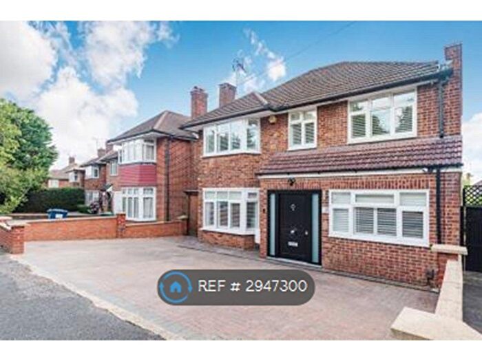 4 Bedroom Detached House To Rent In Wolmer Gardens, Edgware, HA8