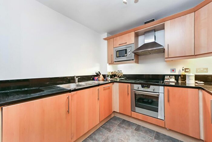 1 Bedroom Flat To Rent In Constable House, Cassilis Road, E14
