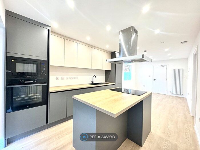 1 Bedroom Flat To Rent In Beaulieu Drive, Pinner, HA5