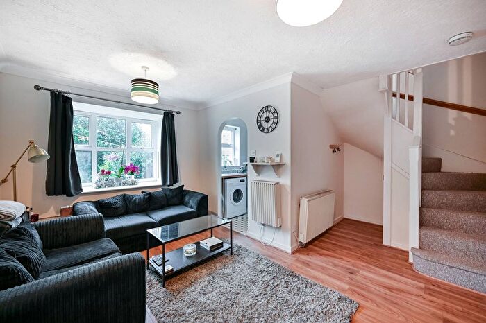 1 Bedroom End Of Terrace House To Rent In Christabel Close, Isleworth, TW7