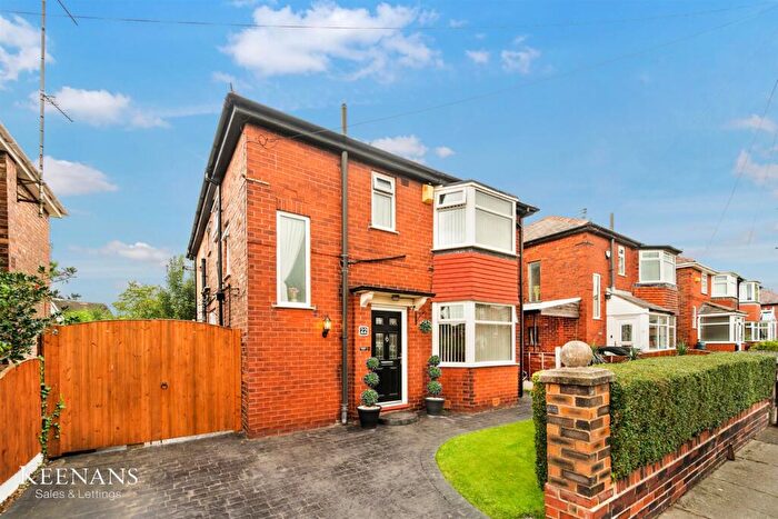 3 Bedroom Detached House For Sale In Hawthorn Drive, Swinton, Manchester, M27