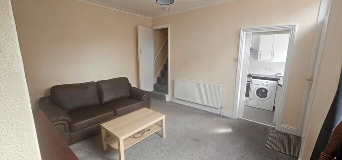 2 Bedroom Terraced House To Rent In Harold View, Leeds, West Yorkshire, LS6