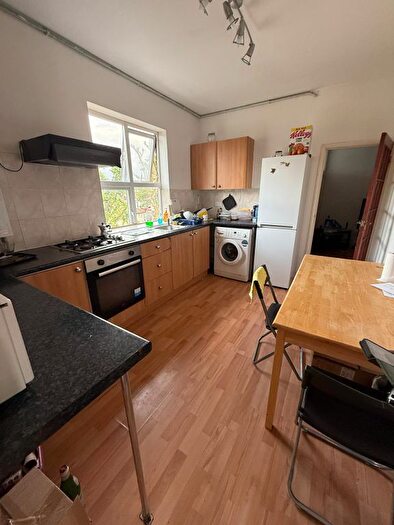 4 Bedroom Flat To Rent In Elers Road, West Ealing, W13