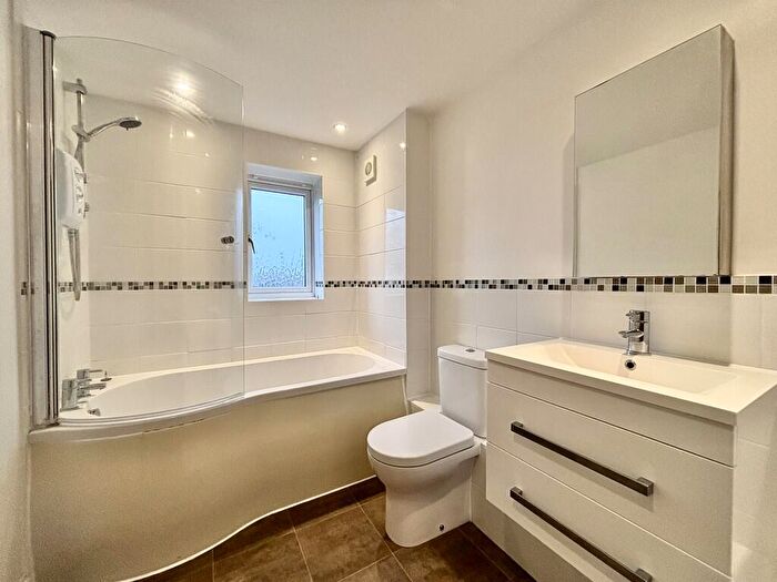 2 Bedroom Apartment To Rent In Holt, Norfolk, NR25