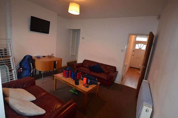 4 Bedroom Terraced House To Rent In Warwards Lane Selly Oak, B29