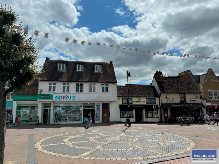 1 Bedroom Flat To Rent In High Street, Hoddesdon, EN11