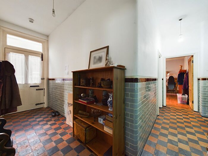 3 Bedroom Flat To Rent In St. Margarets, Beckenham Place Park, Beckenham, Kent, BR3
