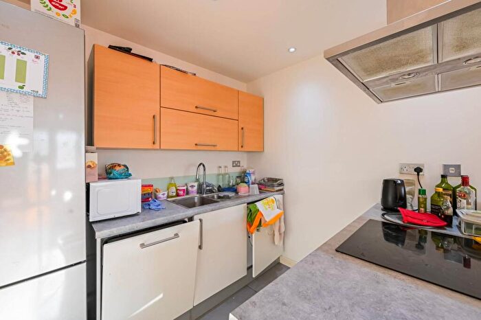 1 Bedroom Flat To Rent In Warton Road, Stratford, London, E15