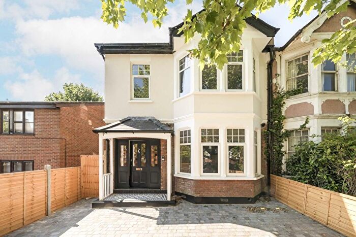1 Bedroom Flat For Sale In Lynton Terrace, Lynton Road, London, W3