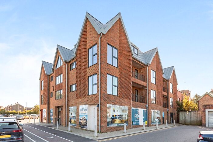 2 Bedroom Flat For Sale In Circus, Crescent Way, Burgess Hill, RH15