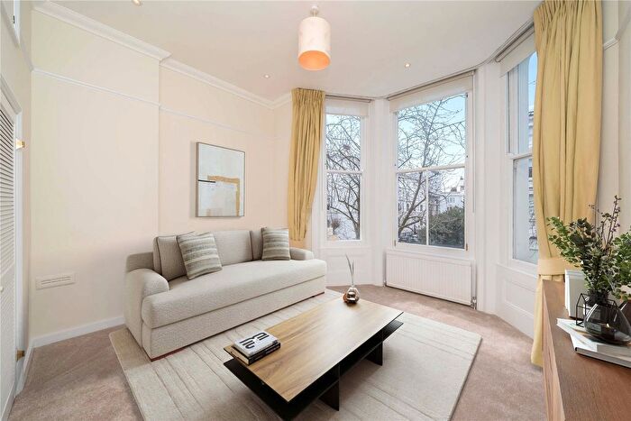 2 Bedroom Flat To Rent In Palace Gardens Terrace, London, W8