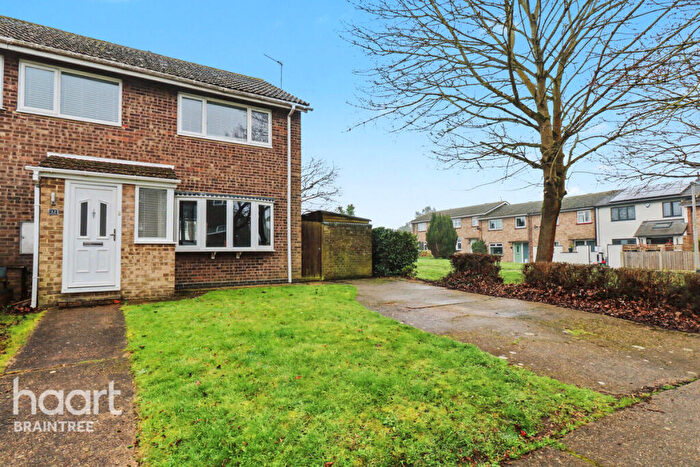 3 Bedroom End Of Terrace House For Sale In Hillside Gardens, Braintree, CM7