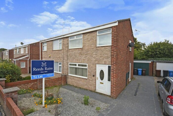 3 Bedroom Semi-Detached House To Rent In St. James Close, Sutton-On-Hull, Hull, East Yorkshire, HU7