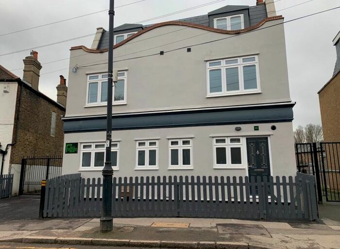 2 Bedroom Flat To Rent In North Street, Carshalton, SM5