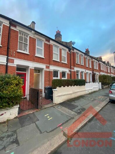 2 Bedroom Flat To Rent In Kingswood Road, London, SW2