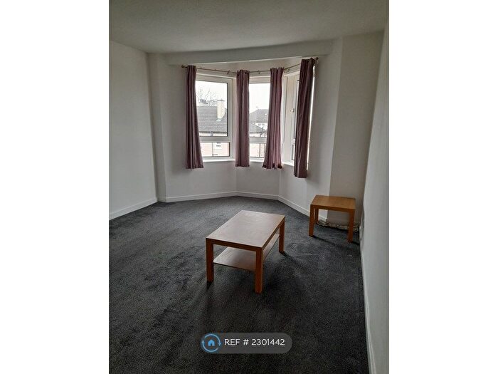 3 Bedroom Flat To Rent In Birchfield Drive, Glasgow, G14