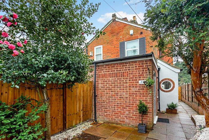 3 Bedroom Semi Detached House For Sale In Oliver Road, Ascot, SL5