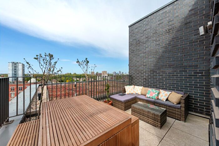 2 Bedroom Flat For Sale In Ratcliffe Cross Street London, E1