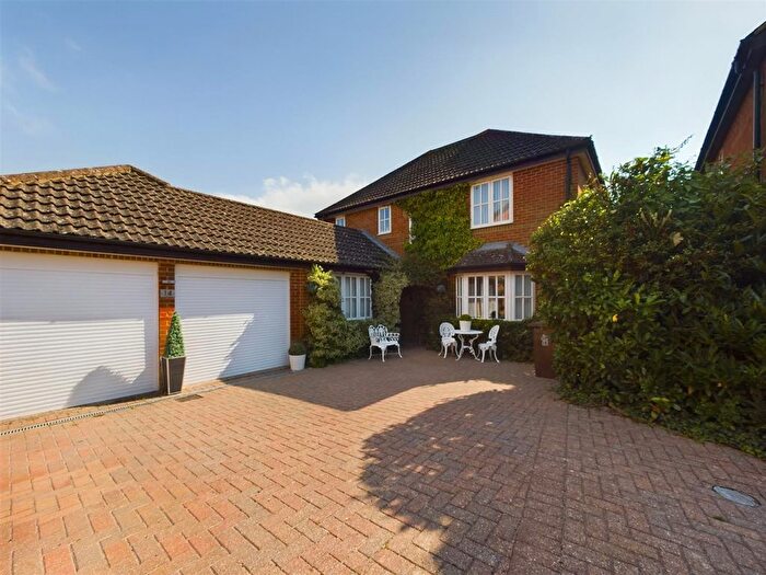 4 Bedroom Detached House For Sale In The Meadows, Whitchurch, Aylesbury, HP22